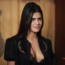 A santa maquina, child, janela and other songs. Rs Noticias Antonia Morais Atriz Cantora Compositora E Produtora Musical Brasileira E Filha Da Atriz Gloria Pires