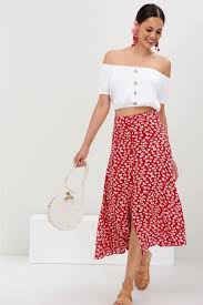 Kadin Kirmizi Dugmeli Etek Etek Renkli Etek Modelleri Moda Trend Modeller Kadin Butik Etek Kadin Trendler