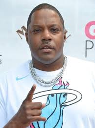 Mase verbreekt stilte nadat Jim Jones hem beschuldigt van het clownen van  Cam'ron