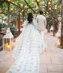 Hong Kong It Girl 39 S Three Day Wedding Costs Millions Daily Mail Online Italian Wedding Dresses Wedding Vogue Wedding