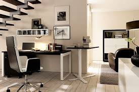 افكار مميزة لتصميم مكتب العمل في المنزل حميمية وابداع