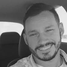 Stanley Bragg's Instagram, Twitter & Facebook