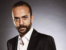 He began acting at the age of twelve along with his twin brother kaya akkaya. Sarp Akkaya Kimdir Guncel Sarp Akkaya Haberleri