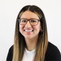 Karen Mares's Instagram, Twitter & Facebook