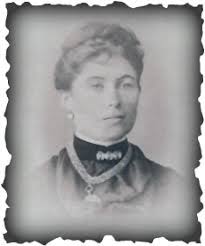 Eliza Compton's Instagram, Twitter & Facebook