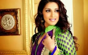 Sonali Bendre Wallpapers High Resolution And Quality Download She was invited to bombay and received training from a variety of top actors and performers of the indian film industry. sonali bendre wallpapers high