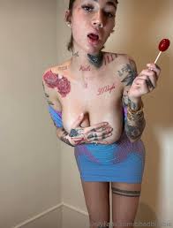 Bhad Bhabie nipple slip - EroMe