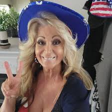 What happened to the little wedding chapel