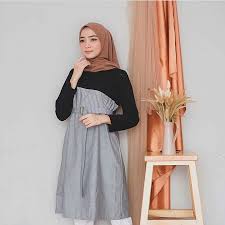 Mulai dari baju tunik hingga baju dengan model gamis. Gambar Mungkin Berisi 1 Orang Tunik Wanita Flannel