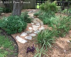 Garden Retreat Under The Oaks In San Antonio Digging Garden Back Gardens Garden Design