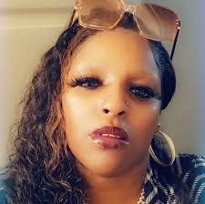 Tara Singleton's Instagram, Twitter & Facebook