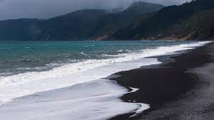 Black sands beach is the south end of a long walkable coastline that is over 20 miles long between the town of shelter cove and mattole river campground. These Breathtaking Black Sand Beaches Offer An Exotic Escape On California Shores Secret Los Angeles
