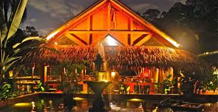 It had a lovely balcony/terrace, where we had a great candlelight dinner under the stars, overlooking the bay and most of the island. Tamarind Springs Turnthere