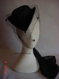Pin By Sarah Havens On Accessories Make Everything Victorian Hats Veiled Hats Victorian Costume