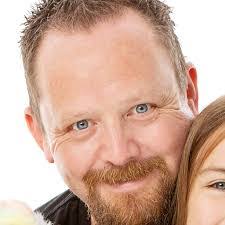 Neil Bremner's Instagram, Twitter & Facebook