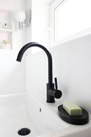Eine Tour Durch Unsere Badezimmer Mit Meinen Geliebten Schwarzen Weissen Armaturen Armaturen Bad Schwarze Badezimmer Armaturen Badezimmer Amaturen