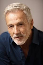 Masters Grey Hair Men Senior Mens Hairstyles Older Mens Hairstyles