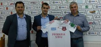 Asociația fotbal club hermannstadt (german pronunciation: Fc Hermannstadt Are Site Fan Club Fan Shop Un Nou Adversar Din Liga 1 In Cupa Romaniei È™i Un Nou Partener Fc Hermannstadt