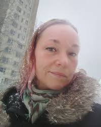 dogwalking..tired..tired..tired.. experiencing 50 shades of wet snow , ice  under the feet and rain..rain mostly.. this winter is something else .. how  are you? ❄️ #wassupbrothers #artist #olgaowl #winter #dogwalking