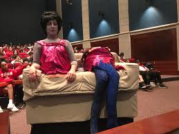 My Friend Made A Wicked Awesome Costume For Halloween She S The Sawed In Half Girl From The Waiting Room In Beetlejuice Pics