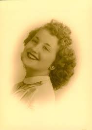 Kelly Caples's Instagram, Twitter & Facebook