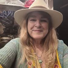 Is anyone else experiencing a power outage in Cachagua?