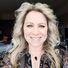 Dawn Wicks's Instagram, Twitter & Facebook