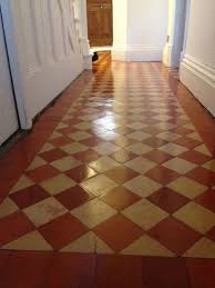Victorian Red And Buff Hallway Quarry Tile Floor In Hallway Quarrytiles Victorianfloortiles Victorianhallway Tiled Hallway Hall Flooring Hallway Decorating