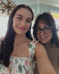 Amanda Jo Brodie (@amandajobrodie) • Instagram photos and videos