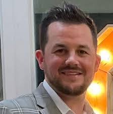 Lisa Dato's Instagram, Twitter & Facebook