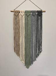 Entdecke rezepte, einrichtungsideen, stilinterpretationen und andere ideen zum ausprobieren. Macrame Wall Hanging Custom Macrame Boho Decor Holiday Etsy Macrame Wall Art Macrame Decor Macrame Wall Hanging Patterns