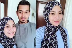 Drama berjudul suamiku paling sweet. Mawar Rashid Lebih Manis Berhijab Hiburan Mstar