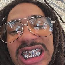 The Holy Grill” by Gabby Elan for Luka Sabbat (2022). Custom iced out  grills inspired by Michelangelo's “The Creation of Adam” + Leonardo da  Vinci's “The Last Supper” murals. By @gabbyelanjewelry