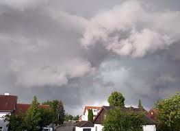 Unwetterwarnungen für münchen in den nächsten 24 stunden ▶ entwicklung der wetterlage gewitterrisiko regenradar. Munchen Uber 700 Unwettereinsatze Der Berufsfeuerwehr Munchen Schwere Unwetter Uber Munchen