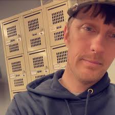 Arkansas blew a 28-10 lead! Memphis went in a 23-3 run and beats Arkansas  32-31.