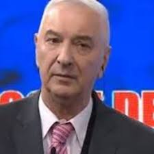 El viernes a las cinco de la mañana el periodista mauro viale se dirigió a su trabajo en radio rivadavia donde hace el programa animal en el lugar en que debía ir al aire el programa de mauro viale. Vsd7leqf7q5djm