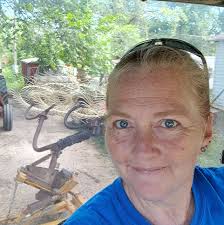 Men! If you're afraid that when you pursue a girl that she won't  reciprocate, you may be misunderstanding women. If you pursue her, and she  doesn't pursue back, it's very likely that