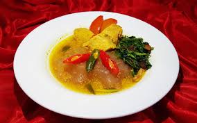 Sajian papeda ikan kuah kuning rasanya tentu sangat enak. Papeda Ikan Kuah Kuning Hidangan Buka Puasa Di Papua Kumparan Com