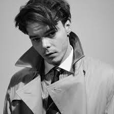 Leo Grimes's Instagram, Twitter & Facebook