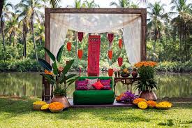 And you don't have to wed in the tropics to bring paradise to your wedding — it's easy enough to infuse that vibe. Top 21 Enchanting Decor Ideas For An Intimate Wedding Celebration Weddingsutra
