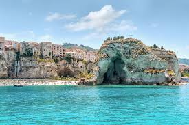 Besondere unterkünfte zum kleinen preis. 12 Reasons To Visit Tropea Italy
