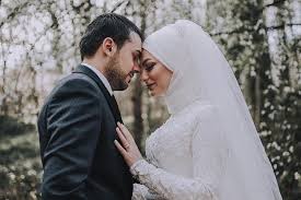 Dan setiap hari selama suamiku masi diluar kota, dia tidur denganku. 5 Doa Malam Pertama Sesuai Ajaran Islam Untuk Suami Istri