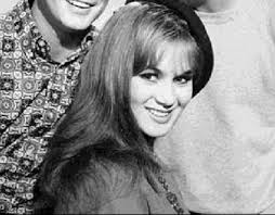 Who is Danielle De Metz dating? Danielle De Metz boyfriend, husband