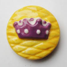 French galette des rois boasts a creamy almond filling encased in flaky, golden puff pastry. Trouvez Les Meilleures Feves Pour Votre Galette Des Rois Acheter Ou Fr