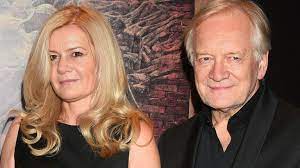 We did not find results for: Andrzej Seweryn Na Premiere Przyszedl Z Zona Ale Byl Tam Ktos Jeszcze Wiedzieliscie Ze Jego Syn To Taki Przystojniak