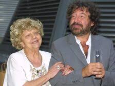 Díky tomu tady máme pohádkáře jakými jsou božena němcová, jan drda, karel jaromír erben, karel čapek, václav vorlíček, zdeněk troška, zdeněk miler, václav čtvrtek, hans christian andersen a mnoho dalších. Pred 17 Lety Helena Ruzickova Podlehla Rakovine Slavny Reziser Odhalil Posledni Emoce Zivotvcesku Cz