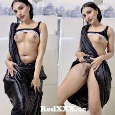 Do you like Indian girl with a surprise under the saree ? from indian girl  fuking under cctv camer Post - RedXXX.cc