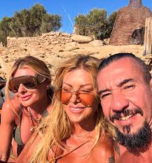 Mykonos Unposted 🇬🇷 w/ my favorite people @brunahorn1 & @orodolfoabrantes  at our favorite spot @scorpios.mykonos scorpios.mykonos 🇬🇷🦂 Life is  better with you guys. 🫶🏼 #eurosummer #unposted #mykonosvibe #scorpios