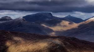 ˈal̪ˠapə] , lateinisch caledonia) ist ein weitgehend autonomer landesteil des vereinigten königreichs großbritannien und nordirland. Fotos Schottland Highlands Natur Gebirge 2560x1440