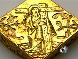 This is true whether you are hunting for coins odds are, in most situations a quality gold detector manufactured 20 years ago would find this nugget just as well as the newer models. Three Year Old Boy Finds 4m Pendant In England Cbs News